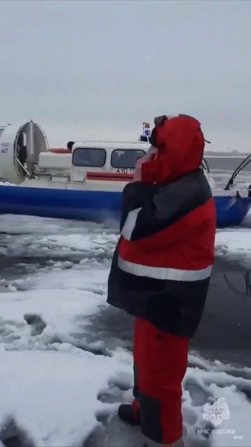 230 рыбаков эвакуировали с Финского залива