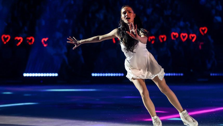 Огромная удача Алины Загитовой. Россияне застряли в Дубае из за военной обстановки.