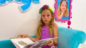 Настя_и_Мэгги_нянчатся_с_малышами