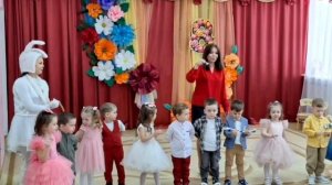 8 марта - чудесный весенний праздник!"🌸 
Группа "Звёздочки🤩",
Арсёнова А.Ю., Уварова Н.С.👍