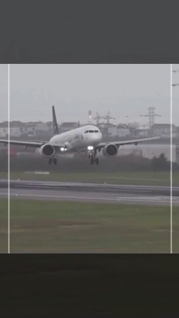 Рейс авиакомпании SATA Airlines столкнулся с сильными ветрами при посадке в аэропорту Умберто Дельга