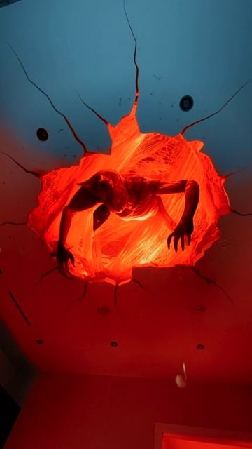 Софу укусил ДЕМОГОРГОН!