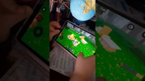 тут я играю в 99 ночей и пытаюсь выжить башне