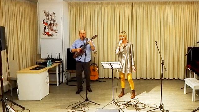 Алексей Кувшинников и Ольга Васильева исполняеют песню Леонида Сергеева 