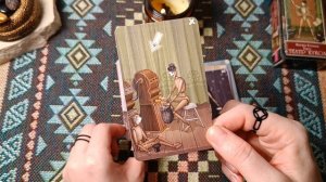 Она вернулась ко мне в коллекцию (в де₽bмовом качестве🫠) ТАРО ТЕАТР КУКОЛ от Весь – обзор колоды