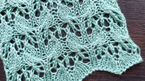 Оригинальный ажурный узор спицами с листиками ⭐ Схема