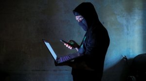 Охотятся на юных геймеров: аферисты обманывают школьников в онлайн-играх