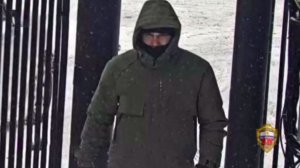 Мужчина проколол колесо, чтобы похитить почти 36 млн рублей из машины бизнесмена в Москве