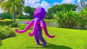 Настя_и_Ева_учат_алфавит_для_детей