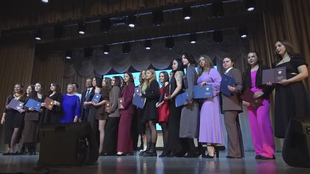 Торжественная церемония вручения дипломов