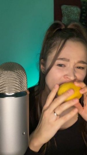 АСМР итинг лимона  #асмр #асмритинг