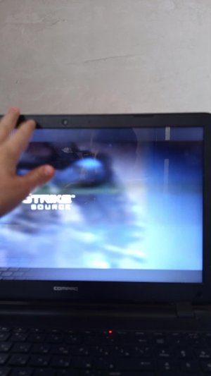 играю в кс соурс