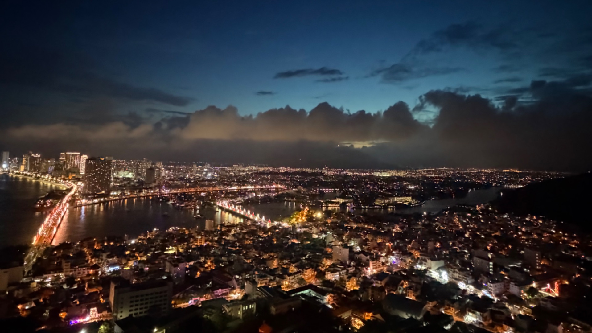 Нячанг. Вьетнам 🇻🇳 Про пробки, толпы народа и переполненные отели