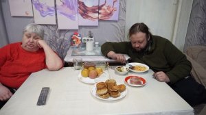 Сын весь день вкалывал и не присел на отдых даже Мама решила его вкусно накормить ПОДВАЛ ИЛЬИЧА