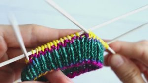 Просто и понятно объясняю, как начать вязание носков спицами