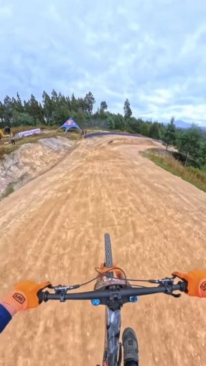 Red Bull Hardline 90 footers! #redbullhardline #giantbicycles #rideunleashed