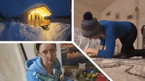 6 соток 24 февраля 2026 года 2 часть. Откопала фонтан и душ. Собираю вешалку для гостевого домика.