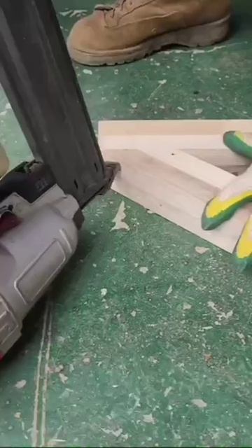 Простая конструкция для цветов