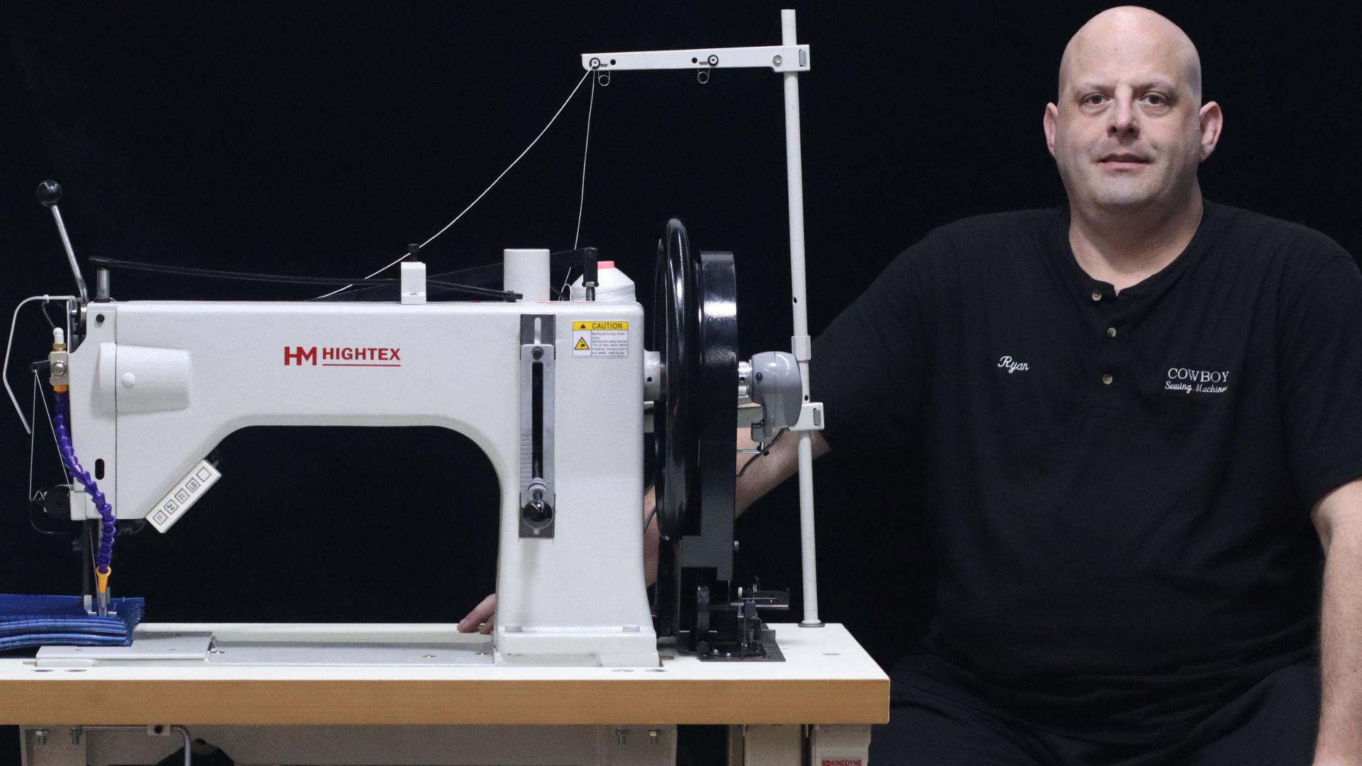 Прямострочная швейная машина для экстримально тяжелых материалов (стропы)