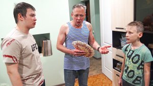 ГРИФЕРЫ УКРАЛИ 200 000 РУБЛЕЙ У ОТЦА В РЕАЛЬНОЙ ЖИЗНИ ДЛЯ ДОНАТА В МАЙНКРАФТ!