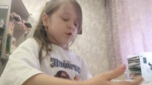 влог после школы с мишкой кушаю переодеваясь и другое🌲