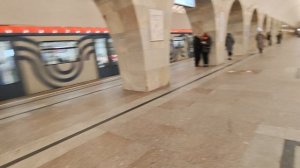 Станция метро "Кузнецкий Мост" (обзор)