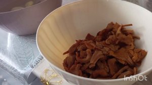 //155// Немного приболела.Приготовила обед, нажарила картошку с грибами.