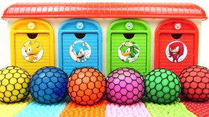 Мультики для детей. Мнем Мягкие шарики и игрушки у яркого гаража. Мультики залипалки малышам