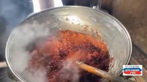 Наш трудовой десант сегодня преодолевает очередные трудности - отсутствие света и воды.