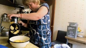 Любашины будни,тестирую новую тёрку, я в восторге...