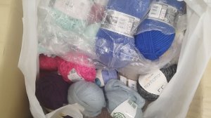 Посылище с пряжей, чем я затарилась, мой хомяк доволен