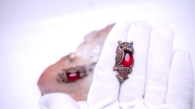 Брошь Сова янтарь коричневый бронза латунь птица филин птицы 129