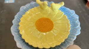 В Фикс прайс классные завалы посуды! Много новинок для кухни. Красивые тарелки, кружки, кастрюли.