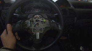 Снятие руля Peugeot 206