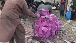 Как из старого убитого грузовика мастерят Красивый, полностью восстановленный Грузовой автомобиль.