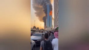 🔥 Горит высотное здание в Бахрейне, после удара Ирана