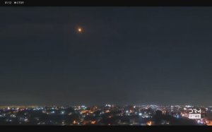 Иран отвечает массированным ракетным обстрелом на израильские удары, 1 марта 2026 года