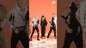 Stray Kids
Back Door