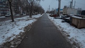 Второй день весны. Снег тает, кругом лужи