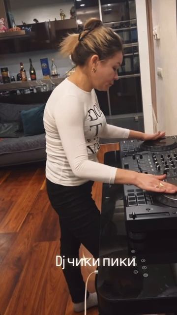 ТАЛАНТЛИВАЯ И КРАСИВАЯ ИРИШКА ЧИКИ ПИКИ МОЖЕТ ВСЁ! И ДАЖЕ БОЛЬШЕ