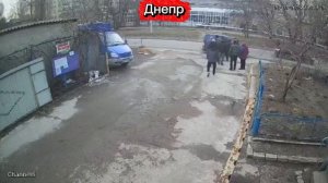 ТЦКашник на ходу выпрыгнул из буса на велосипедиста.