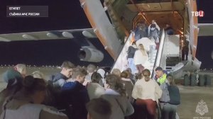 Ночуют на полу: как живут застрявшие в ОАЭ российские туристы