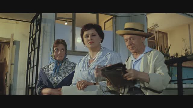 В булочную на такси! Фрагменты из фильма "Бриллиантовая рука". 1968 г.