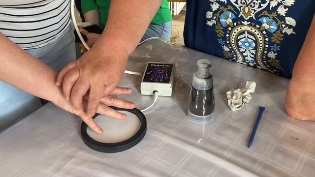 Работа с прибором Кирлиана. 1.