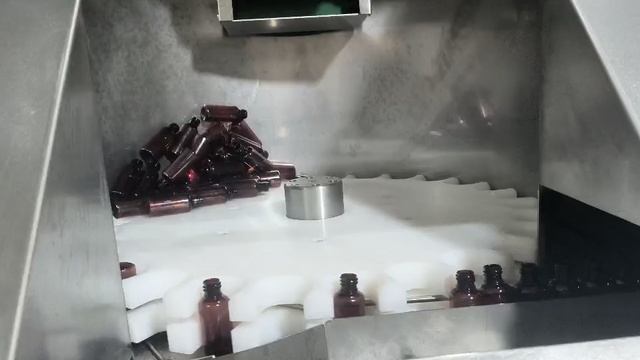 Автоматический дозатор и укупорщик мелких флаконов смотреть онлайн