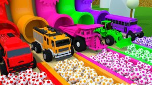 Учим цвета с помощью уличного транспорта на волшебной горке и футбольного мяча для детей