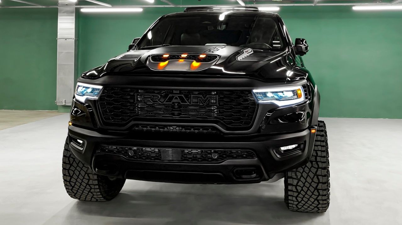 Dodge RAM 1500 RHO 2026 года — звук, интерьер и экстерьер.
