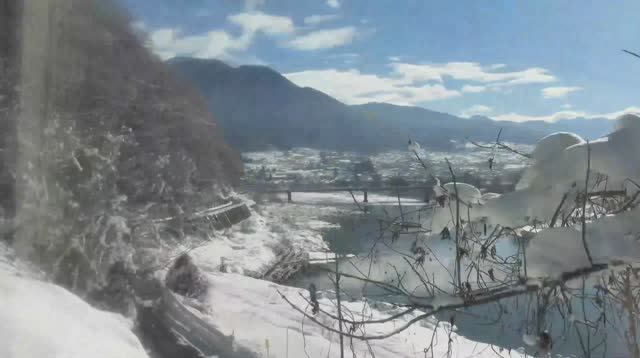 Заснеженная деревня Японии  Зимнее путешествие на поезде в онсэн  Японский travel vlog