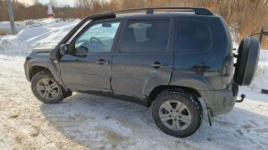 Нива Тревел. На 5-й передаче до райцентра.