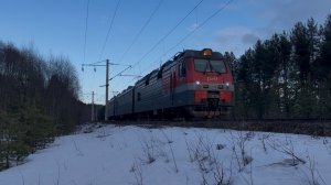 «Гуднул!» Электровоз «Ермак» 3ЭС5К-847 с грузовым поездом на перегоне, 2025 год